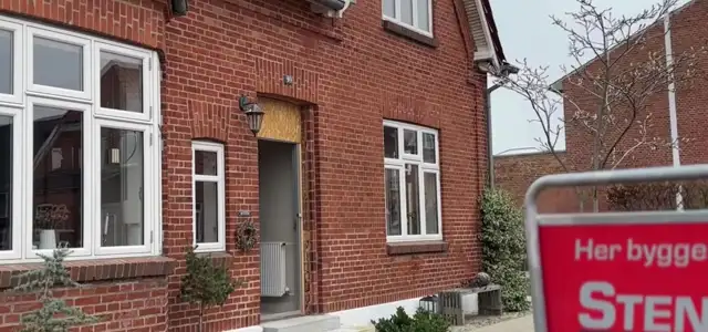 En Slidt Facade På Ældre Murermestervilla