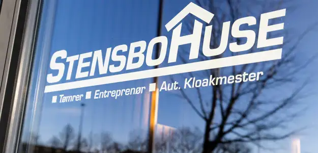 SH brochure facde og logo8.jpg