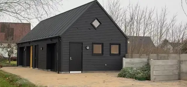 nyopført-maskinhus-til-aadum-kirke